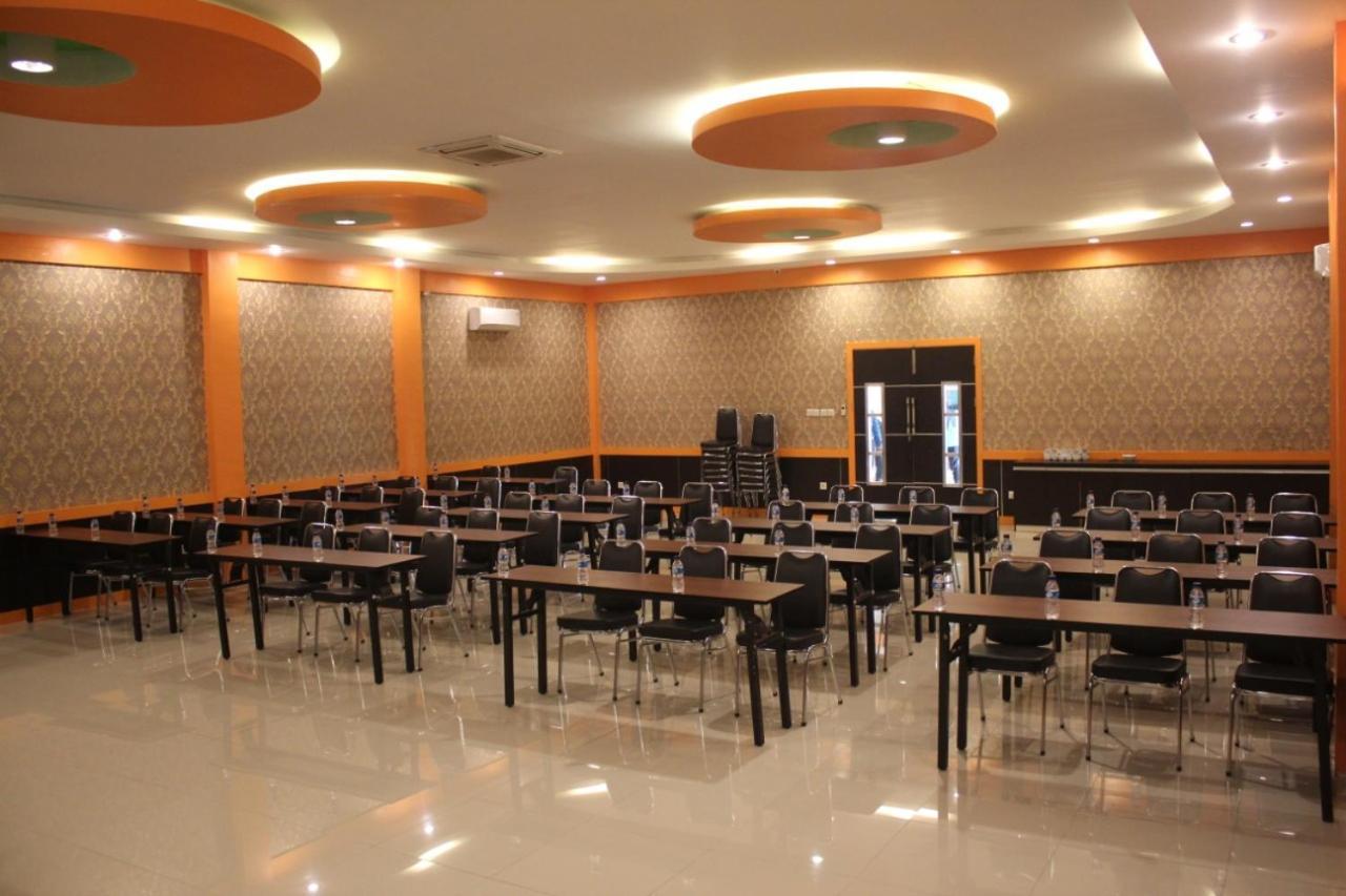 Painan Hannah Hotel Syariah מראה חיצוני תמונה