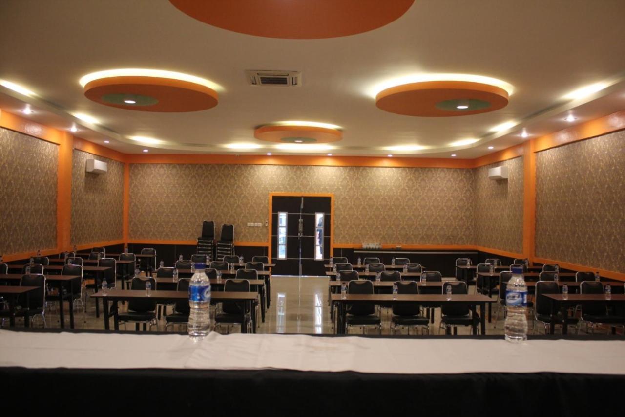 Painan Hannah Hotel Syariah מראה חיצוני תמונה