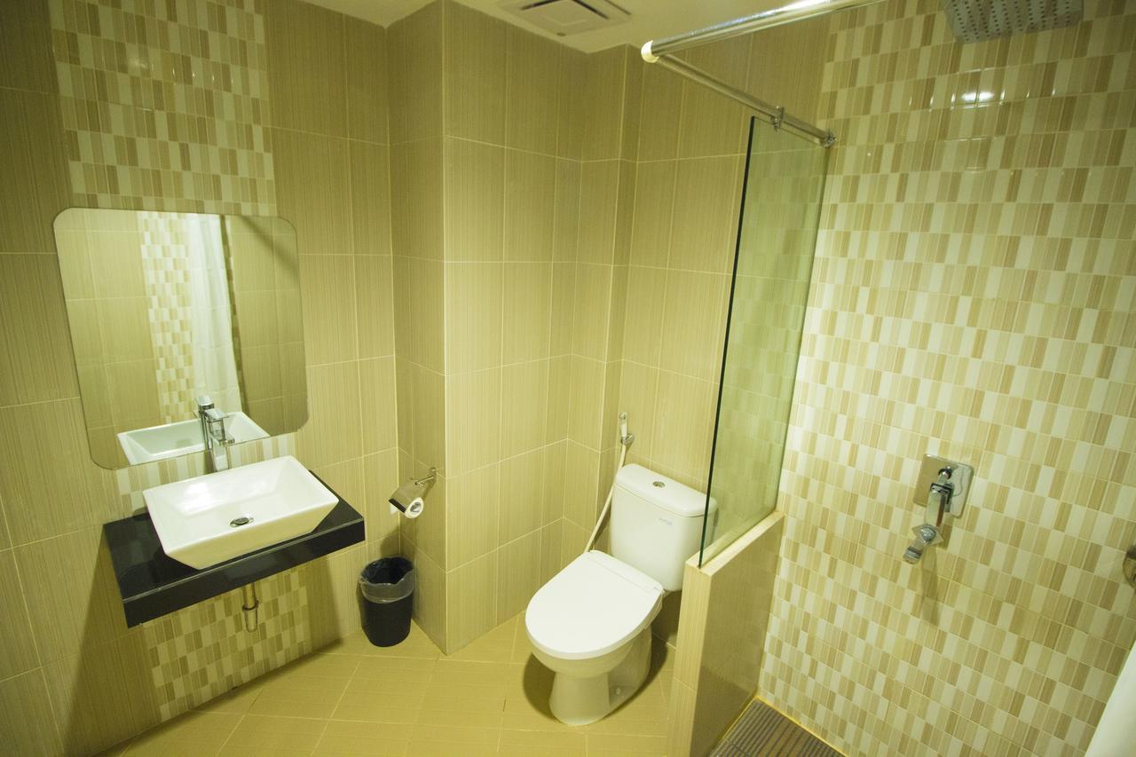 Painan Hannah Hotel Syariah מראה חיצוני תמונה
