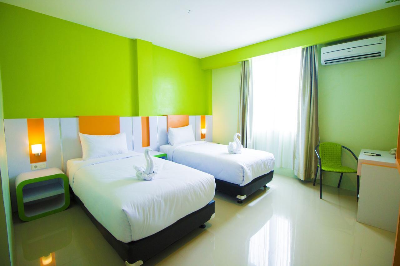 Painan Hannah Hotel Syariah מראה חיצוני תמונה
