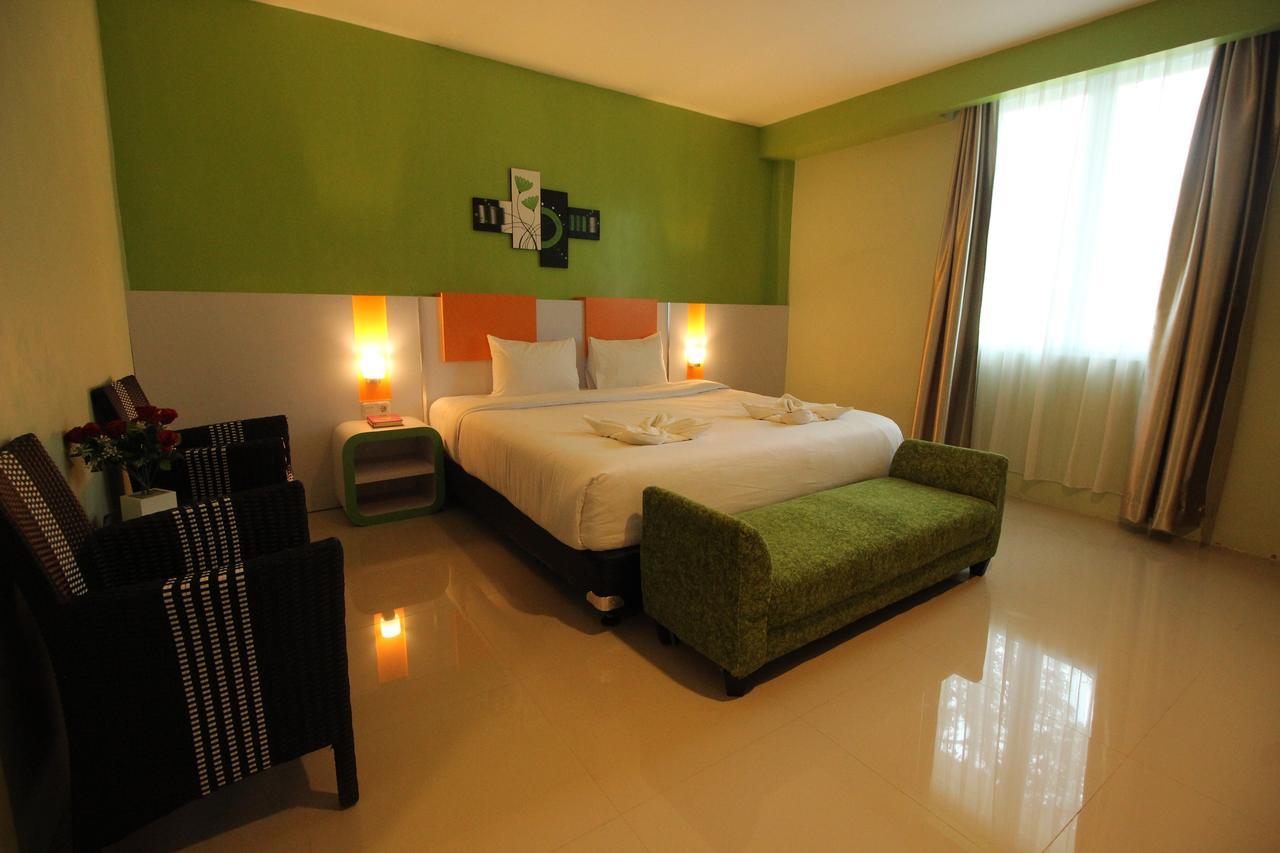 Painan Hannah Hotel Syariah מראה חיצוני תמונה