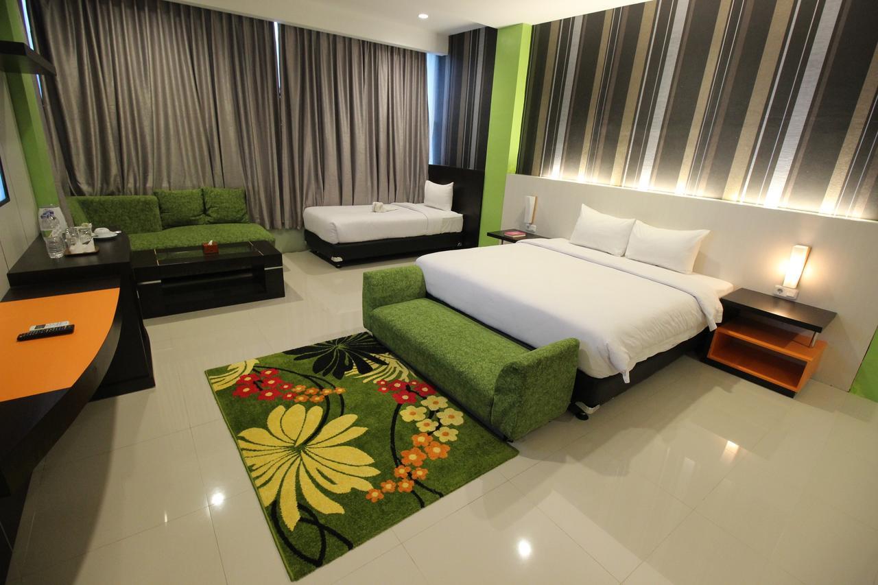 Painan Hannah Hotel Syariah מראה חיצוני תמונה